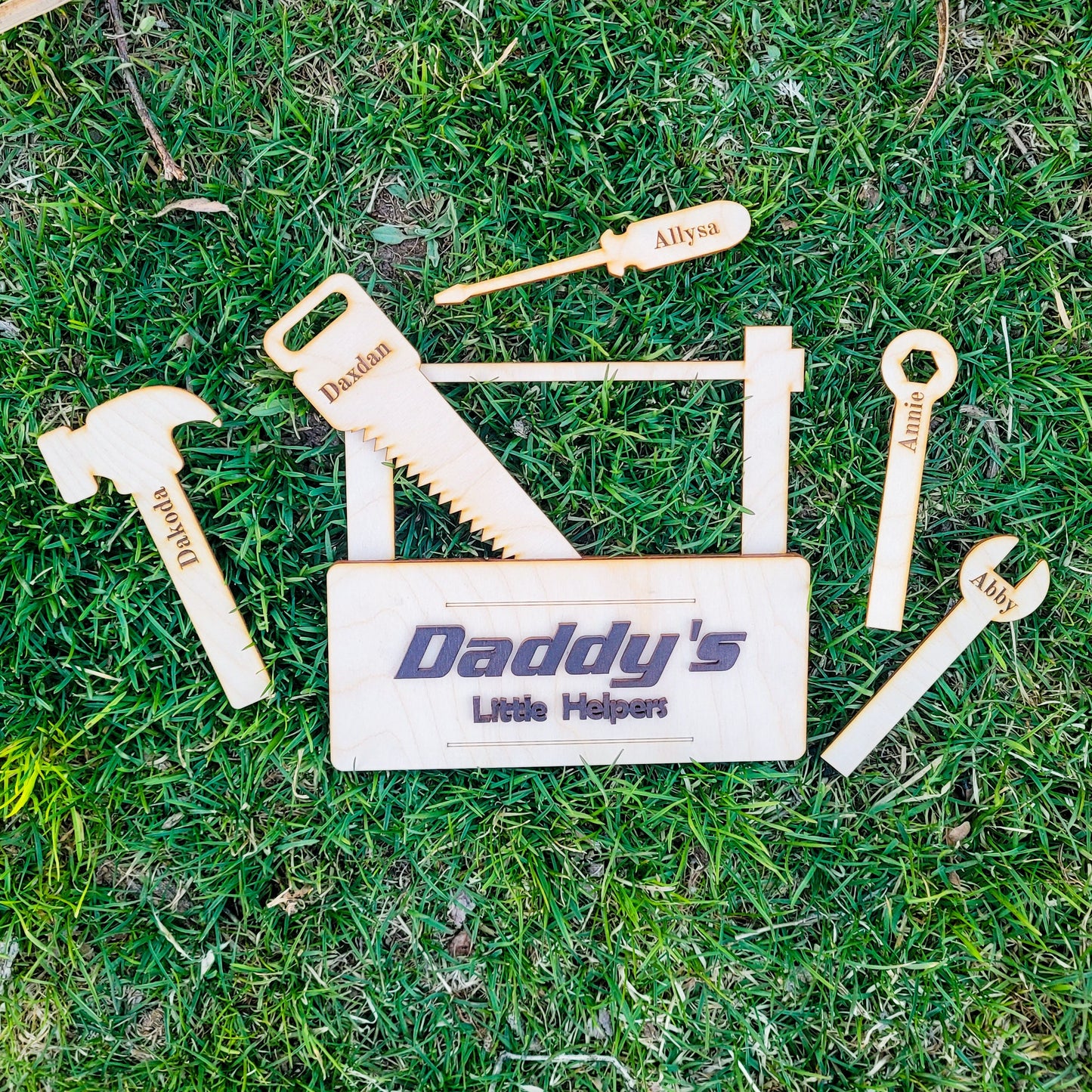 Father's Day Tool Set Gift Daddy's Little Helpers Grandpa Papa Dad Birthday Sign 5 Tools Customized Workshop Wood Gift For Him 1-10 Names