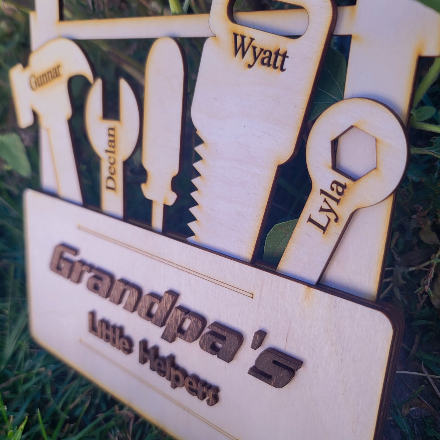 Father's Day Tool Set Gift Daddy's Little Helpers Grandpa Papa Dad Birthday Sign 5 Tools Customized Workshop Wood Gift For Him 1-10 Names