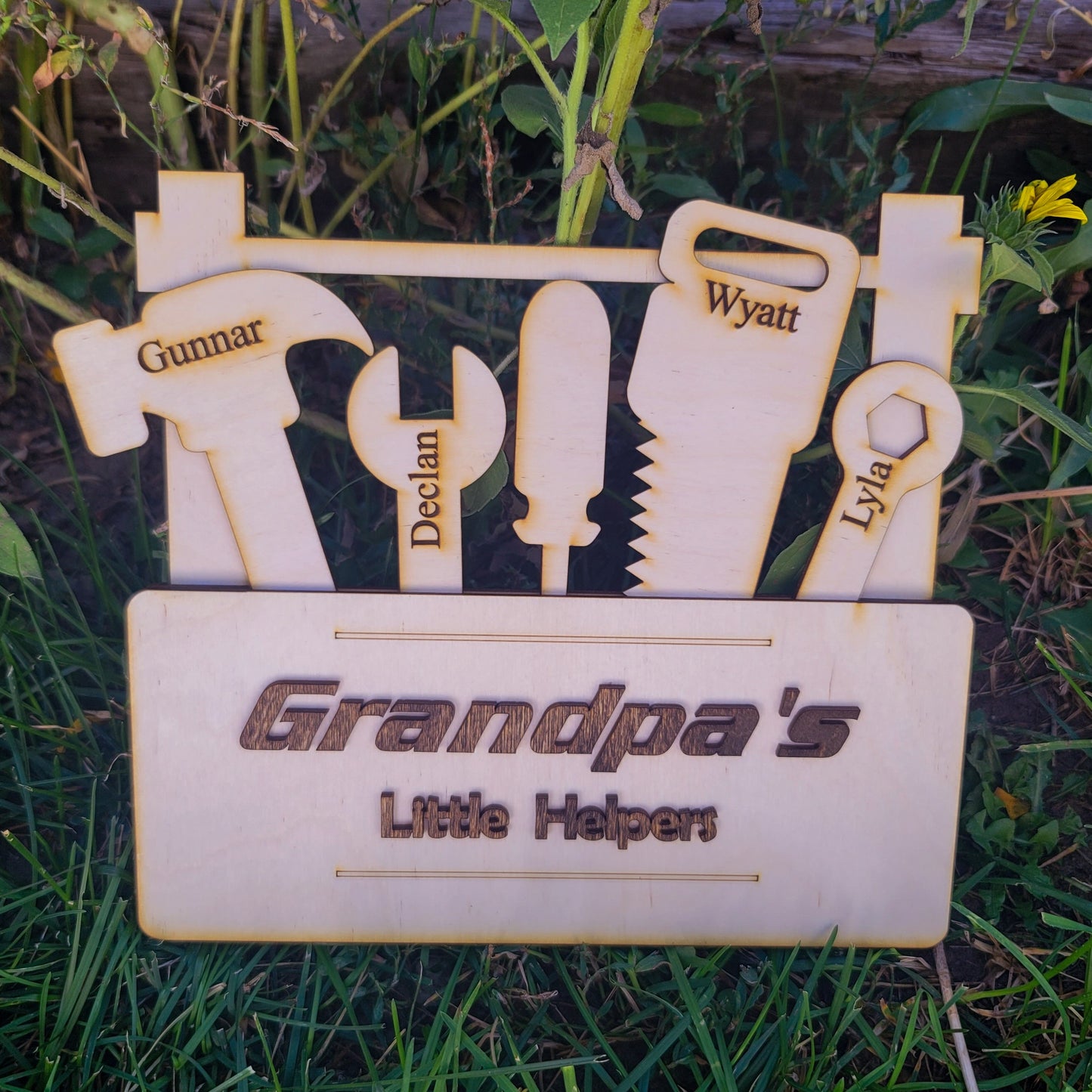 Father's Day Tool Set Gift Daddy's Little Helpers Grandpa Papa Dad Birthday Sign 5 Tools Customized Workshop Wood Gift For Him 1-10 Names